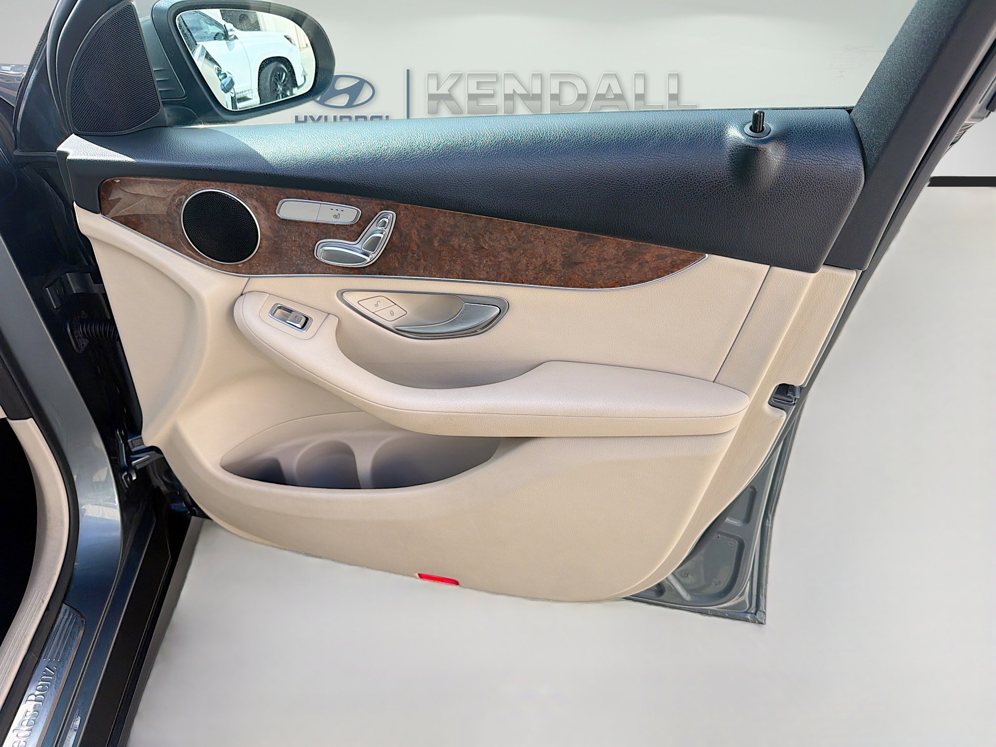 Used 2019 Selenite Gray Metallic Mercedes-Benz GLC 300 image 31