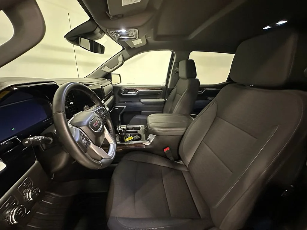 Used 2026 Summit White GMC Elevation image 3