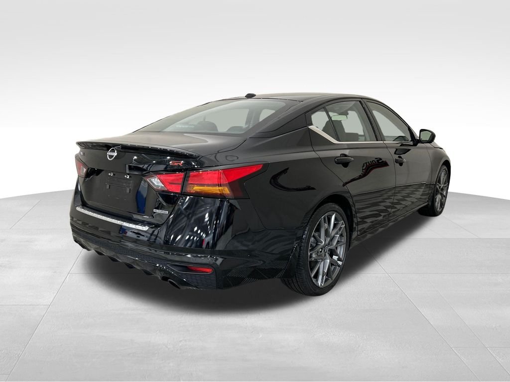 Used 2023 Black Nissan 2.0 SR image 5