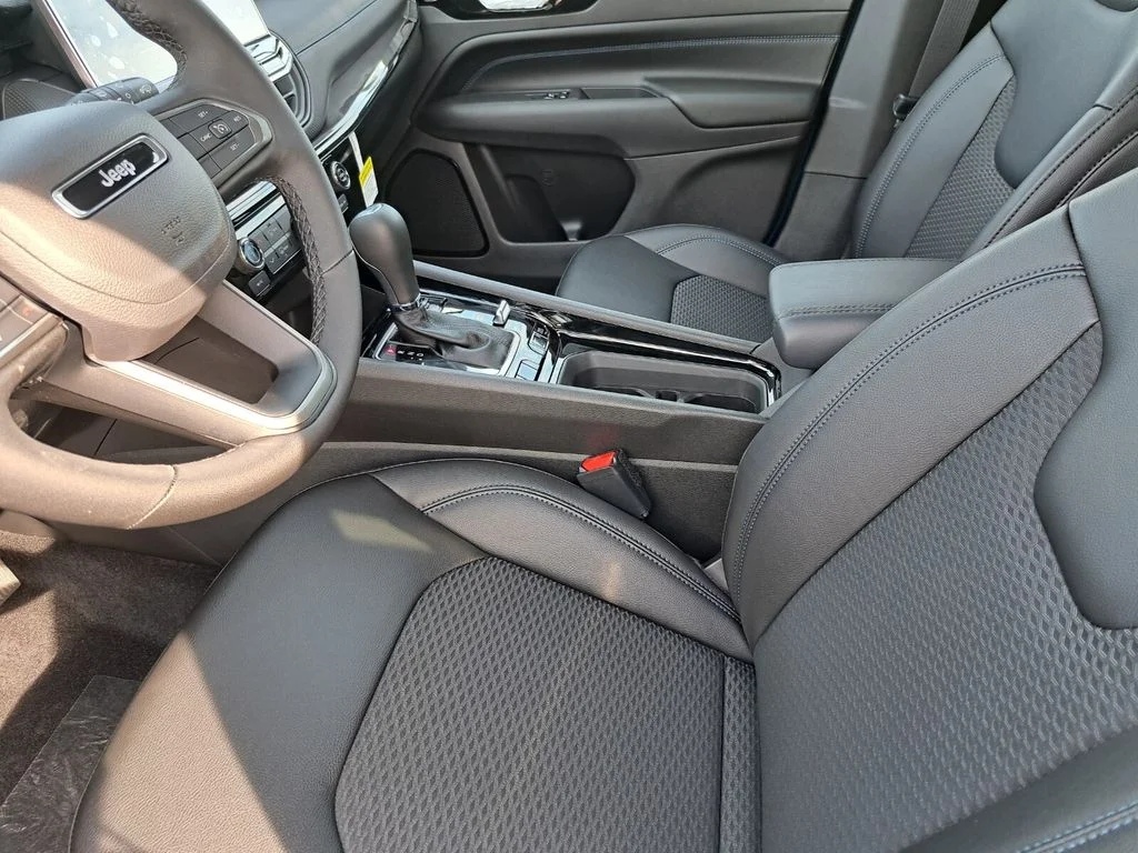 New 2026 Blue Jeep Latitude image 20