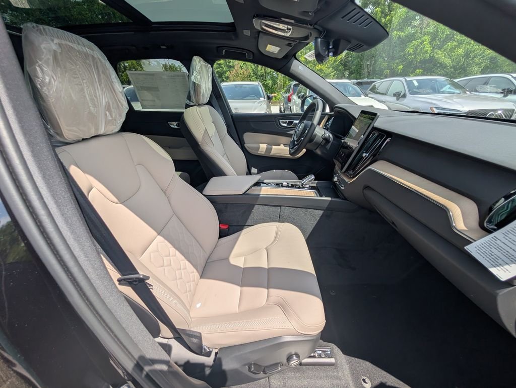 New 2026 Black Volvo T8 Plus image 8