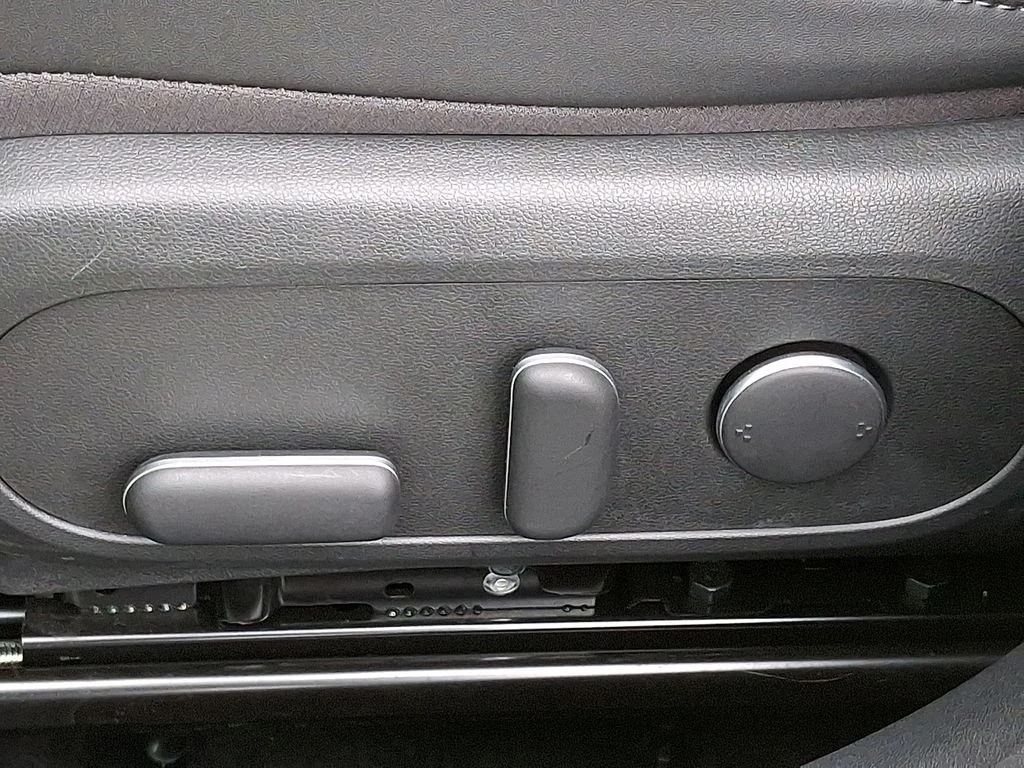 2024 Hyundai Kona Limited - Photo 28