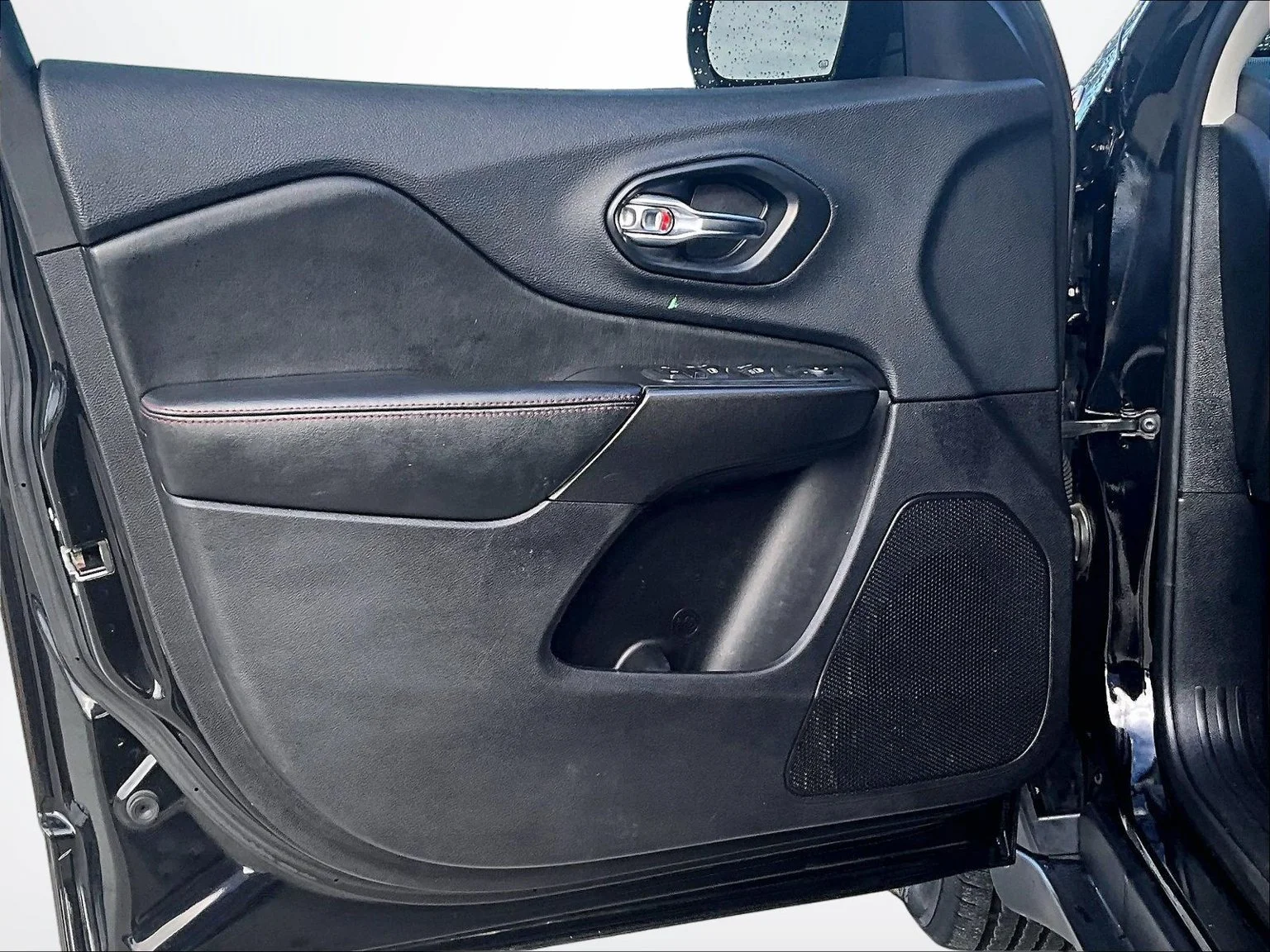 Used 2020 Black Jeep Trailhawk image 23