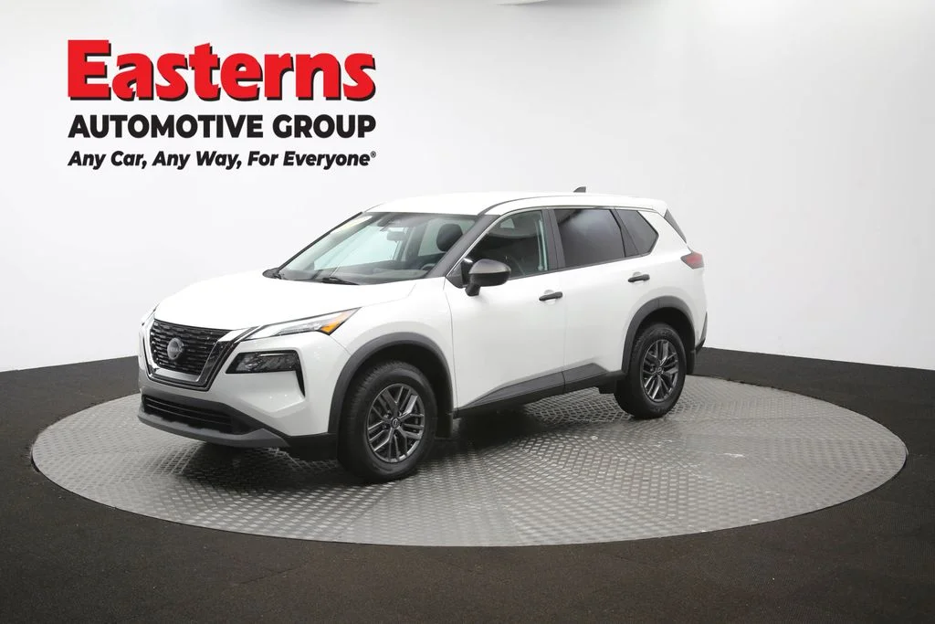 Used 2023 White Nissan S image 51