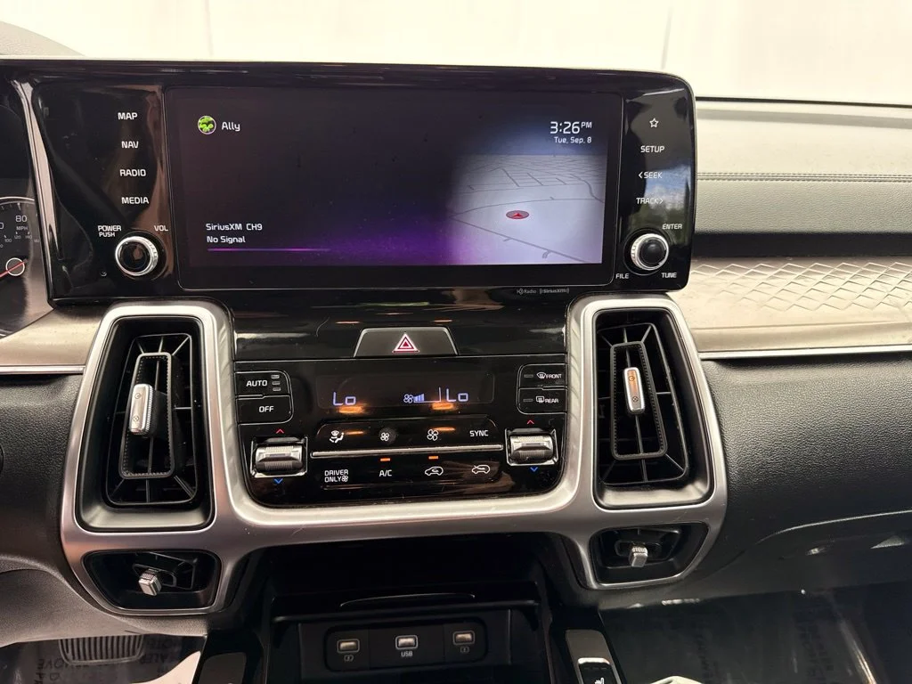 Used 2022 Red Kia S image 21
