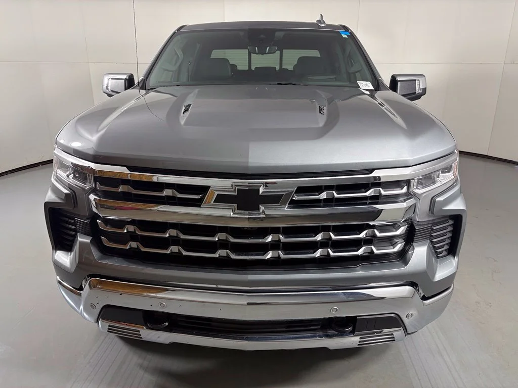 Used 2025 Gray Chevrolet LTZ image 4