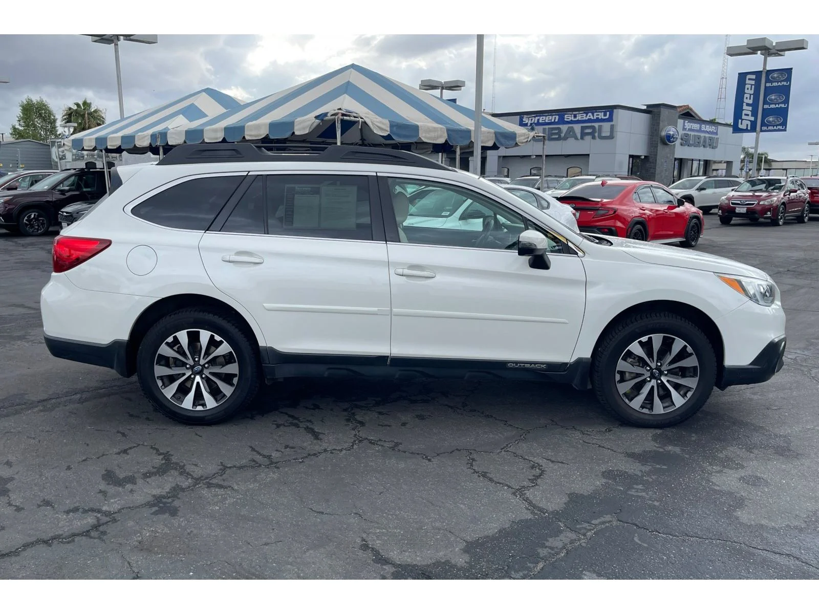 Used 2017 CRYSTAL WHITE PEA Subaru Limited image 7