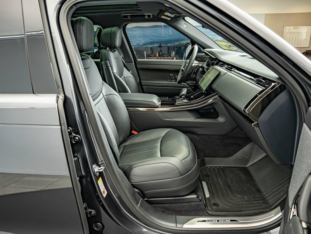 New 2026 Carpathian Grey Land Rover Dynamic SE image 35