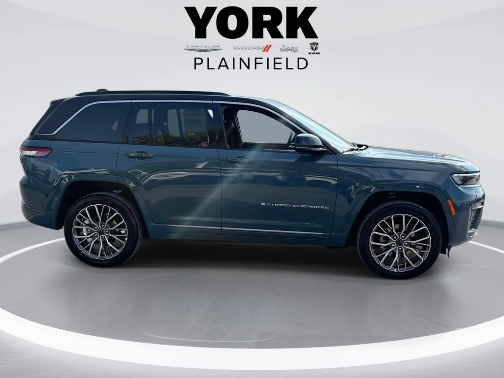 New 2027 Steel Blue Paint Jeep Summit image 4