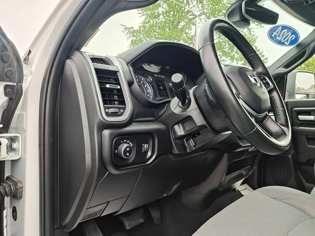 Used 2024 White Ram Big Horn image 22