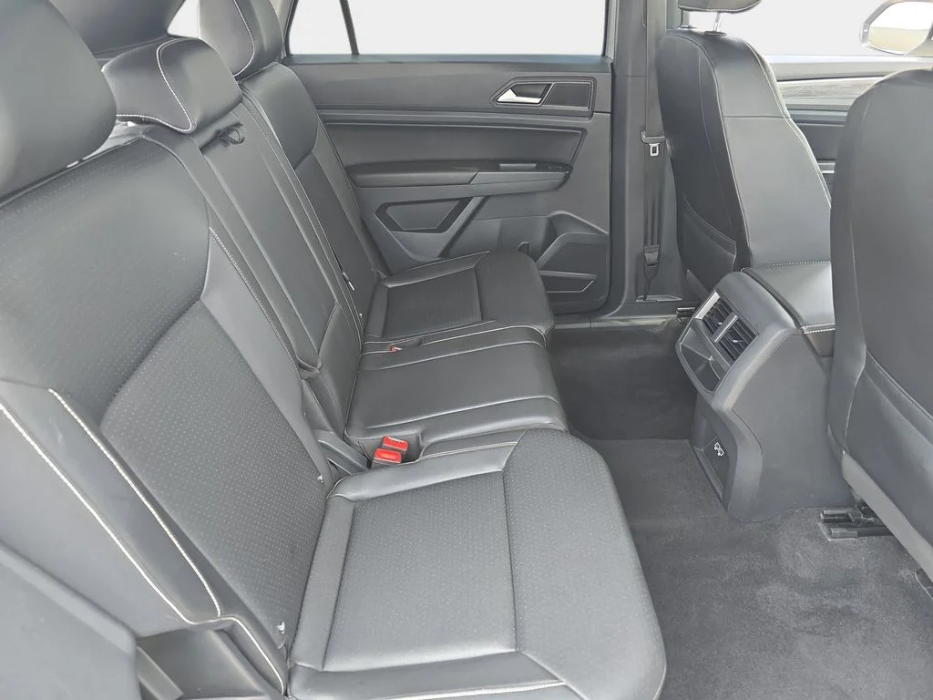 Used 2020 Silver Volkswagen 3.6L V6 SE w/Technology R-Line image 13