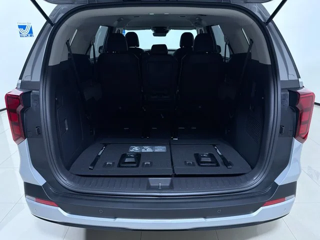 New 2027 CERAMIC SILVER Kia LXS image 11