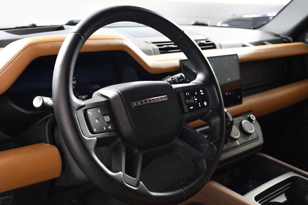 Used 2024 Santorini Black Metallic Land Rover X image 13
