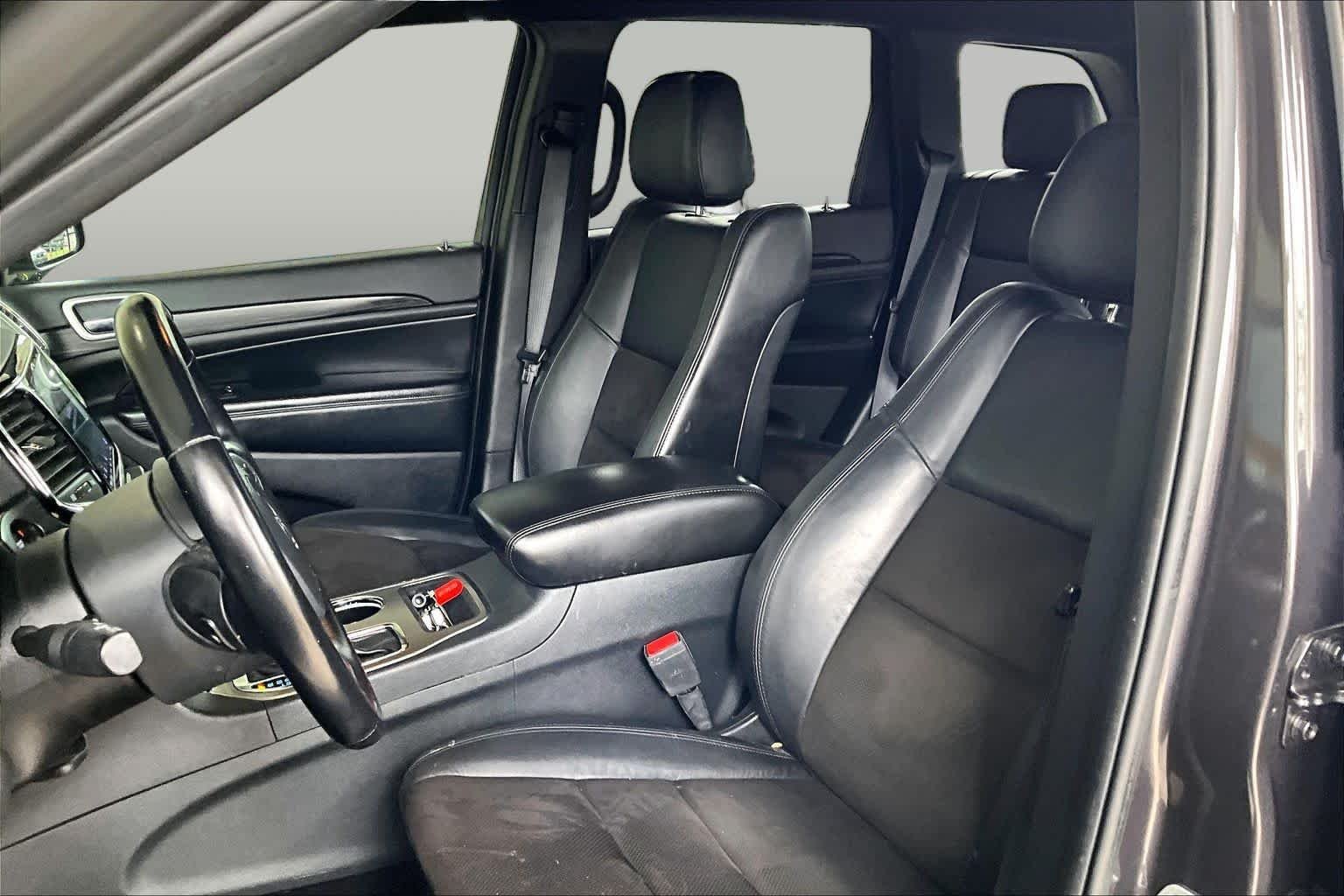 Used 2020 Granite Crystal Metallic Clearcoat Jeep Altitude image 8