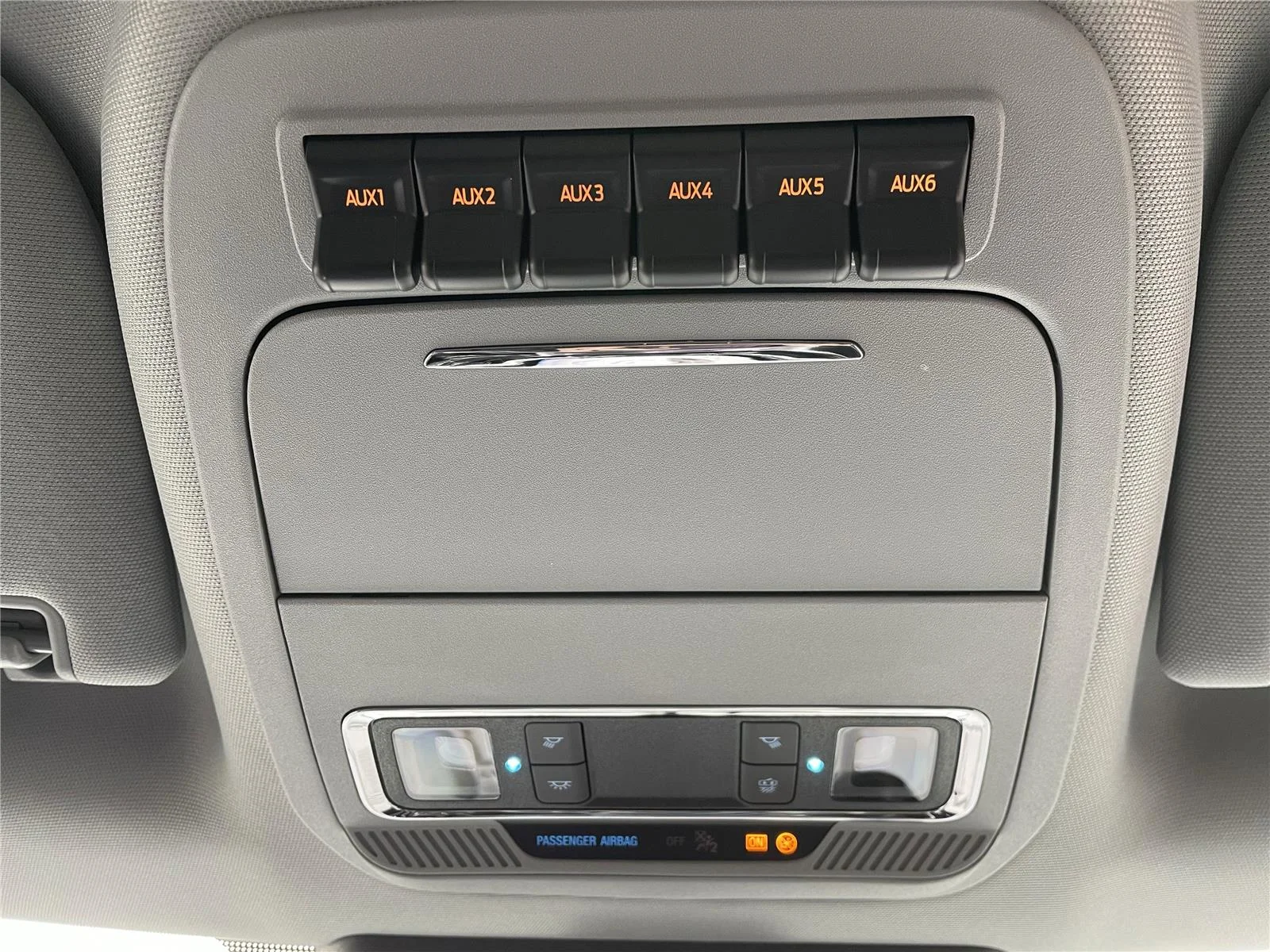 New 2026 Oxford White Ford LARIAT image 37
