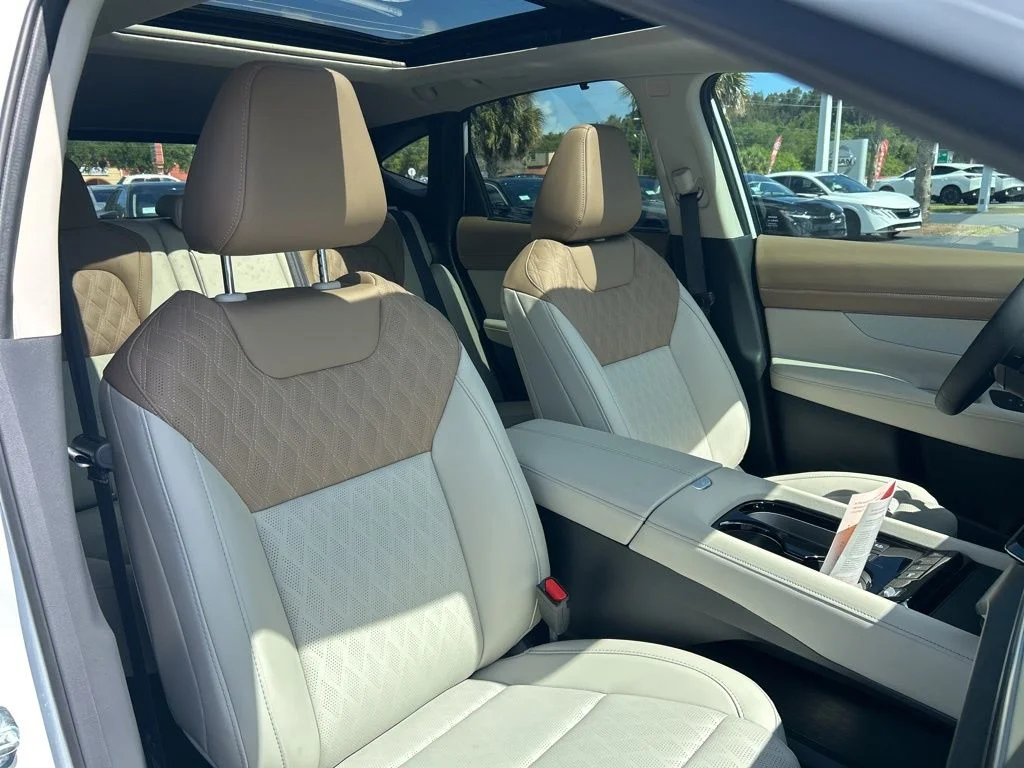 New 2026 Everest White Pearl TriCoat Nissan Platinum image 48