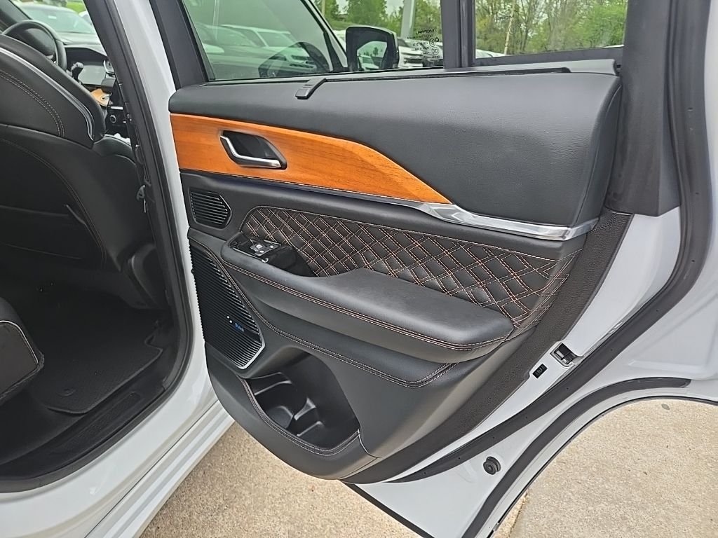 Used 2022 White Jeep Summit Reserve image 95