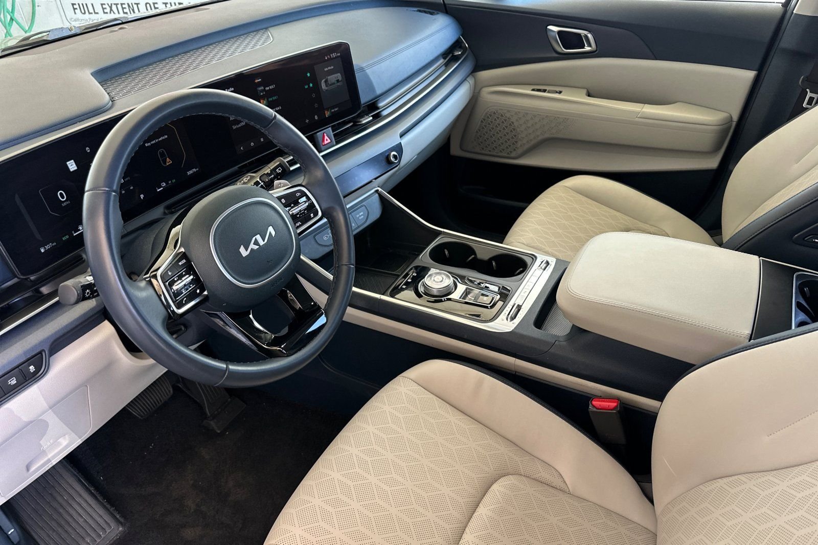Used 2025 White Kia SX image 10