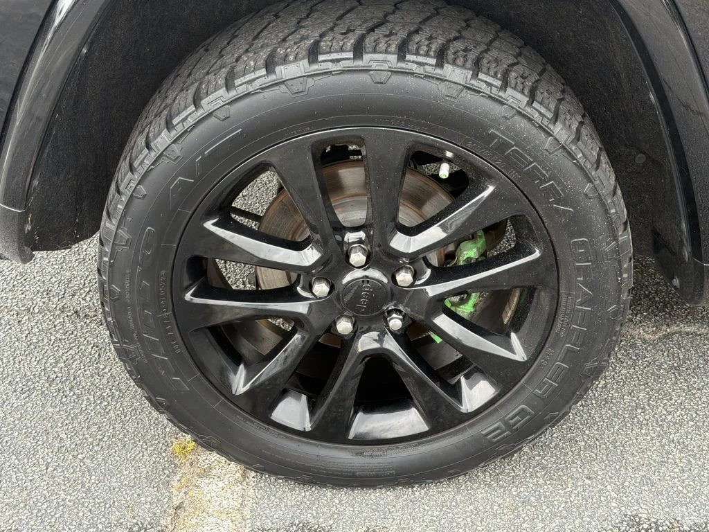 Used 2019 Black Jeep Altitude image 19