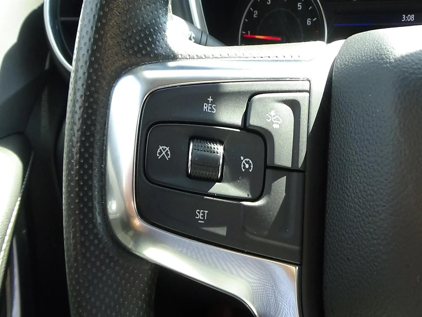 Used 2025 Black (gba) Chevrolet LT image 23