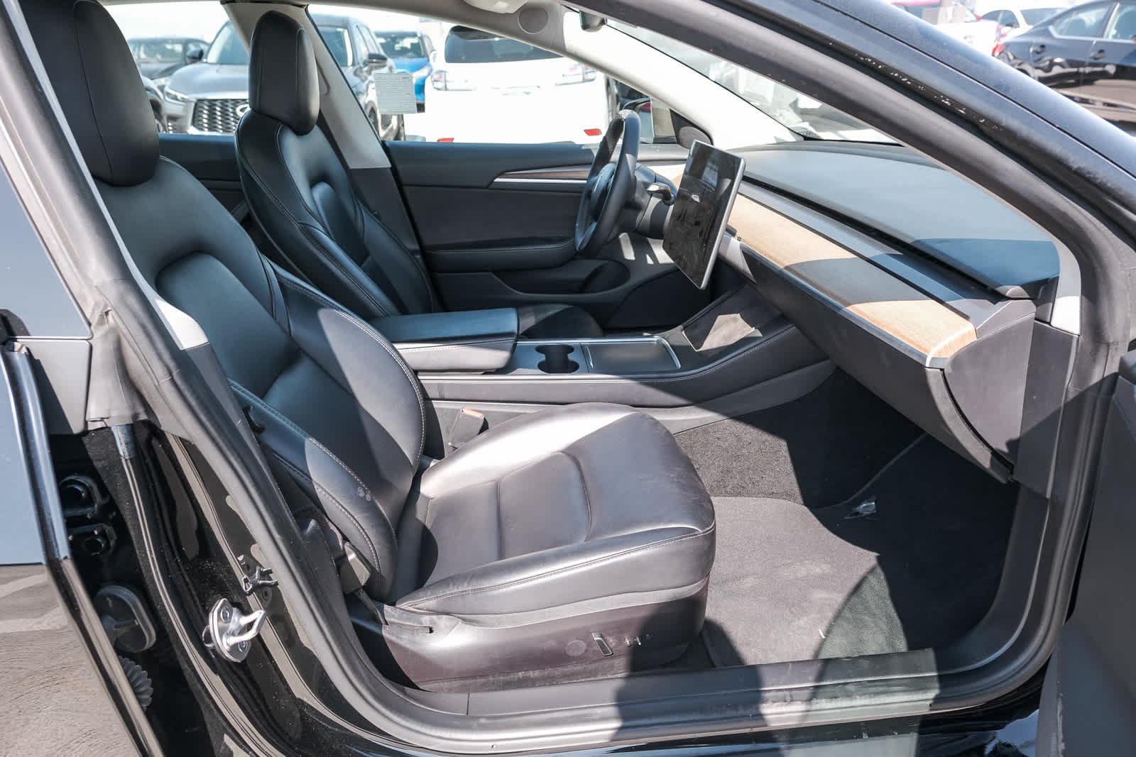Used 2022  Tesla  image 16