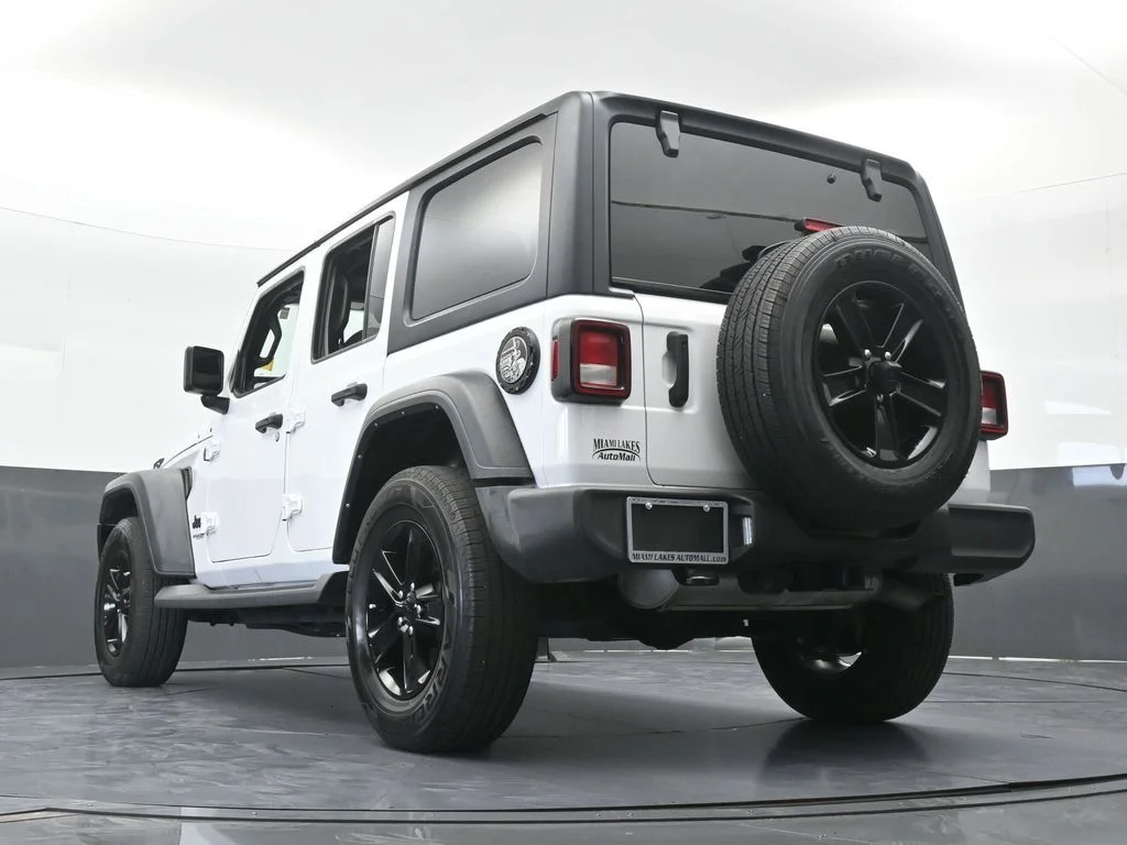 Used 2022 Bright White Clearcoat Jeep Unlimited Sport Altitude image 60