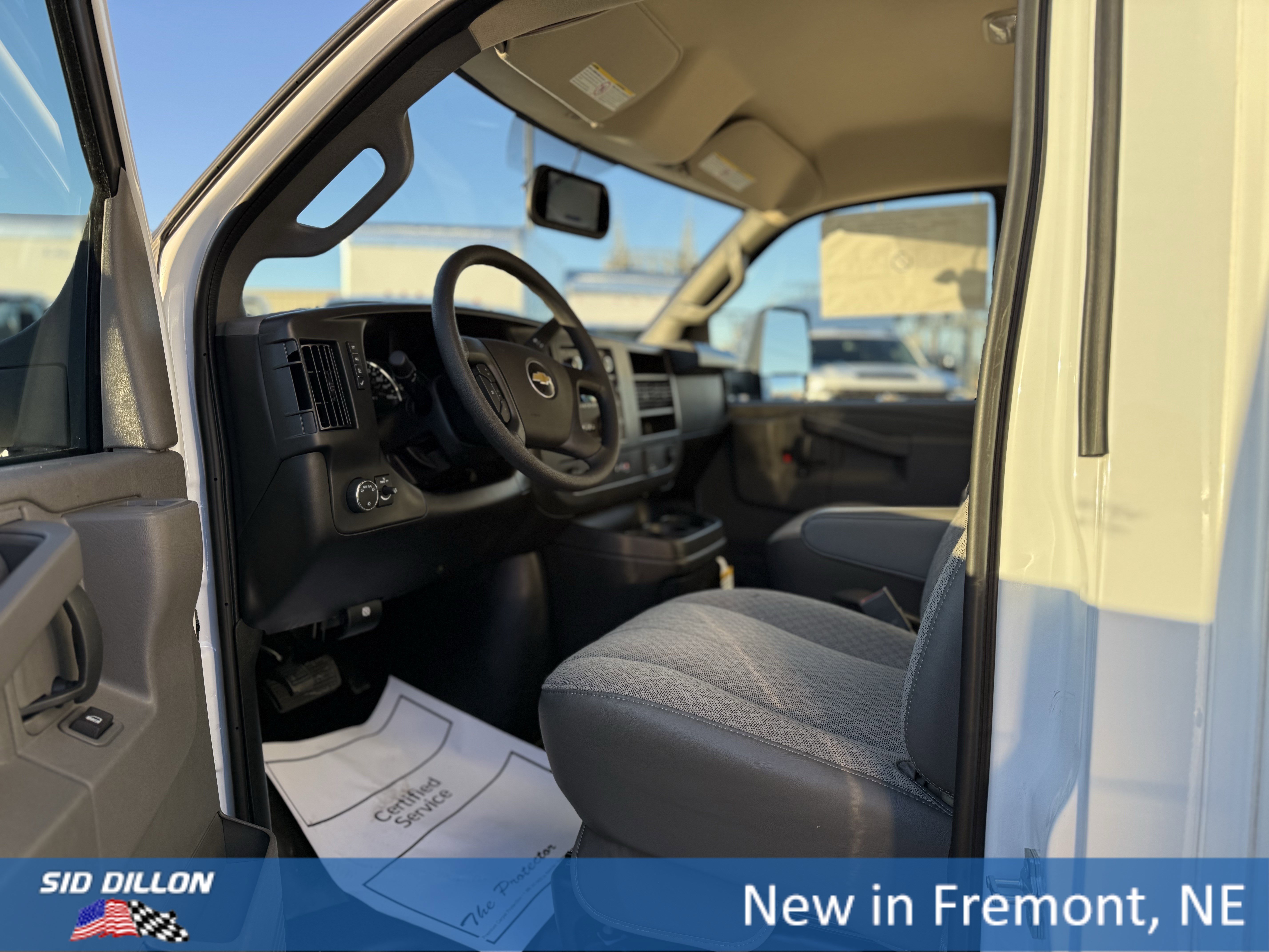 New 2025 Summit White Chevrolet Work Van image 3