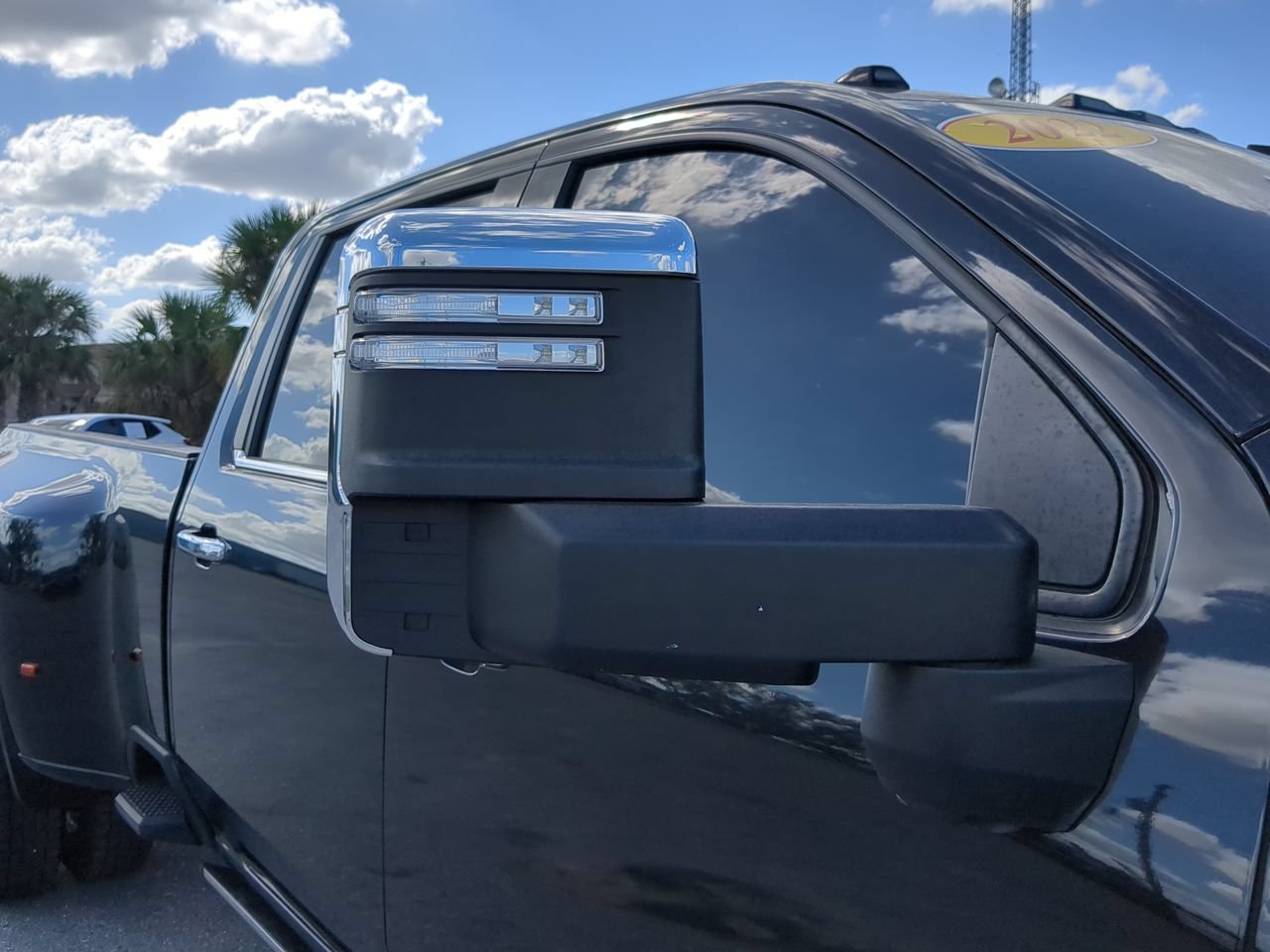 Used 2022 Mosaic Black Metallic Chevrolet High Country image 11