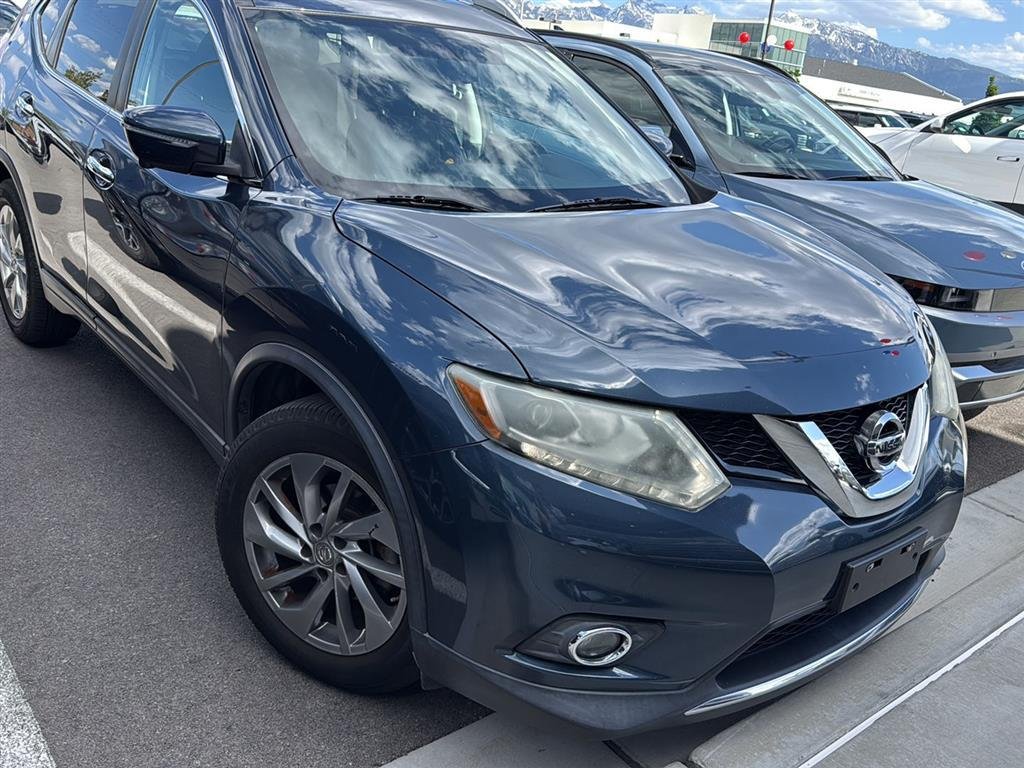 Used 2015 Arctic Blue Metallic Nissan SL image 1