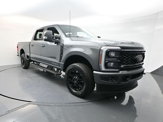 2026 Ford Super Duty F-350® XLT