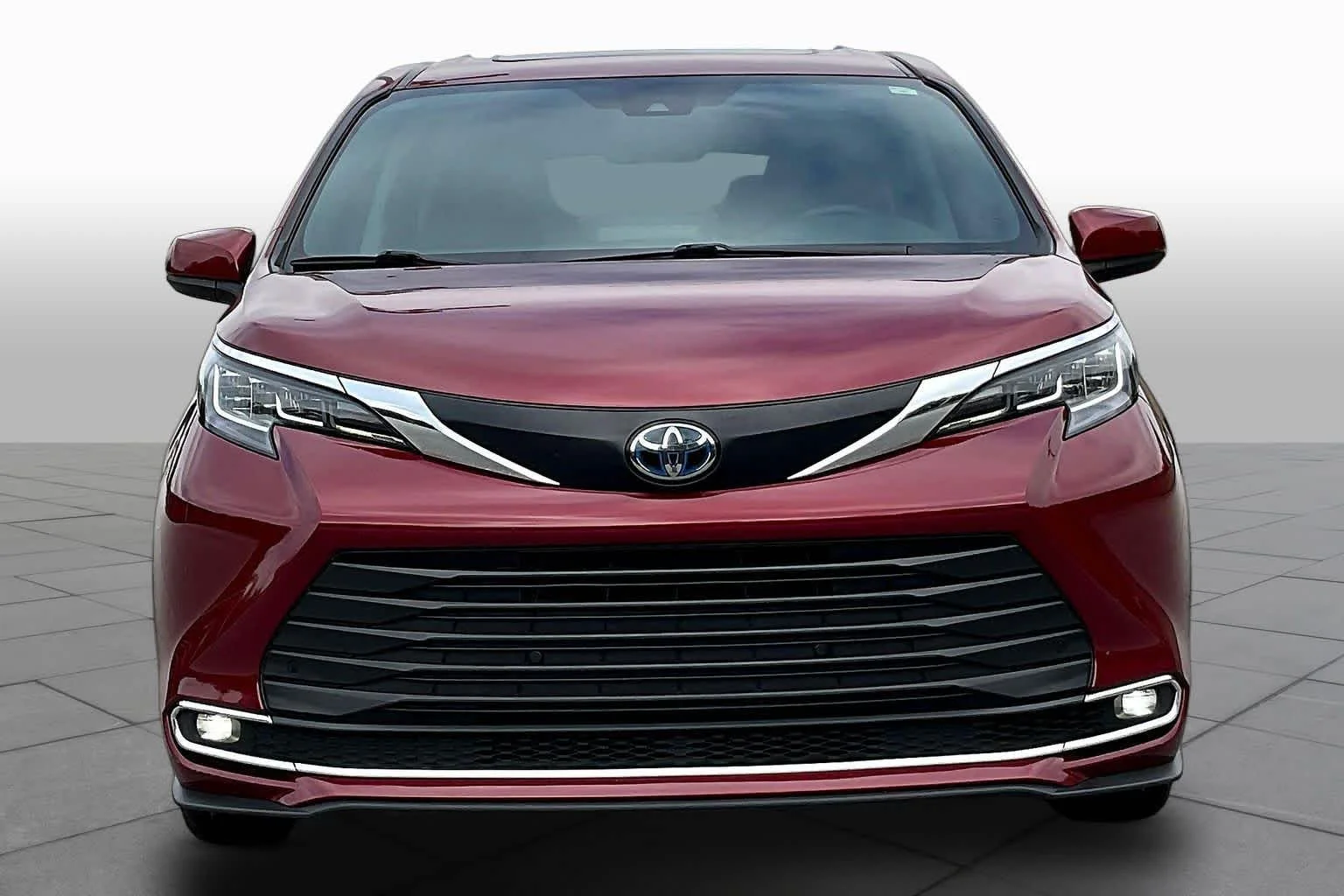 Used 2023 Ruby Flare Pearl Toyota XLE image 4