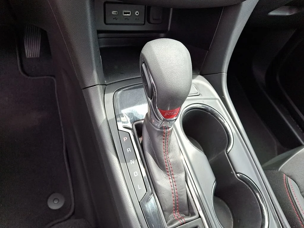 Used 2022 Summit White Chevrolet RS image 23