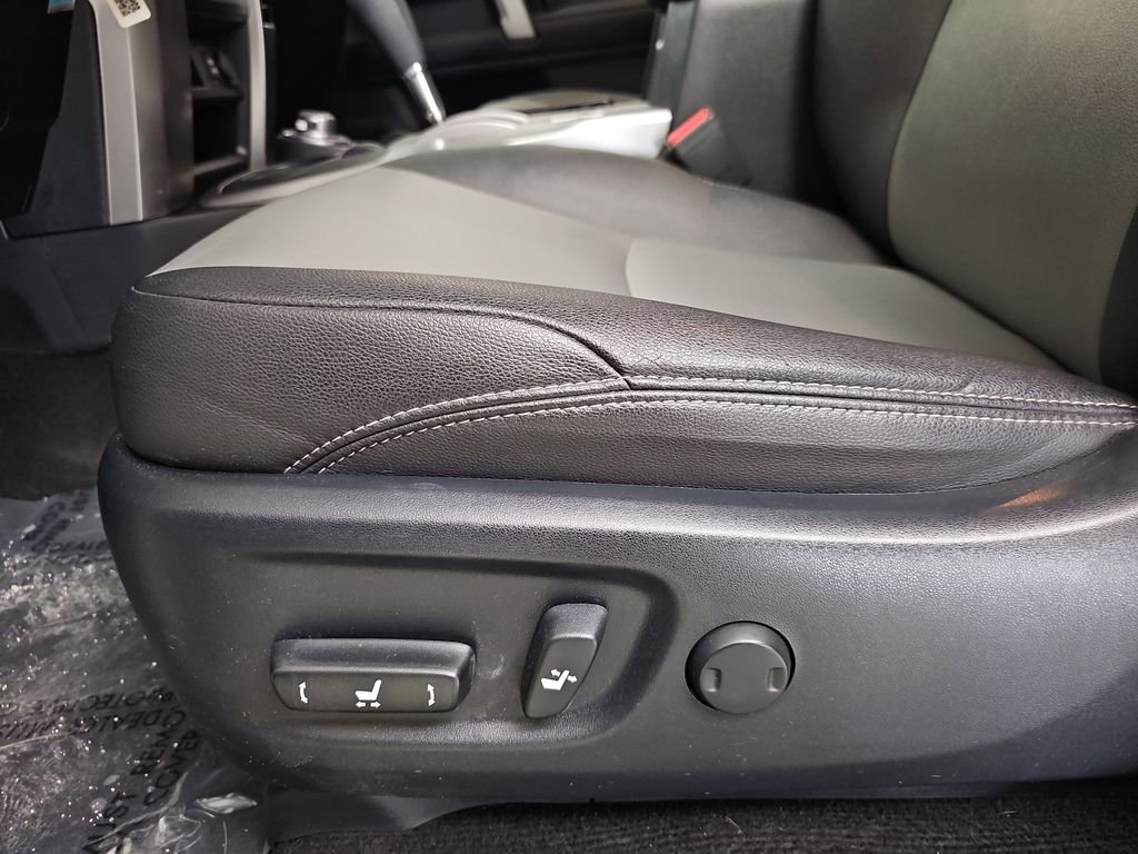 Used 2019 White Toyota SR5 Premium image 30