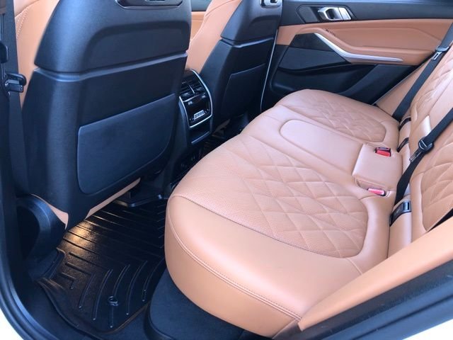 Used 2025 White BMW xDrive50e image 19