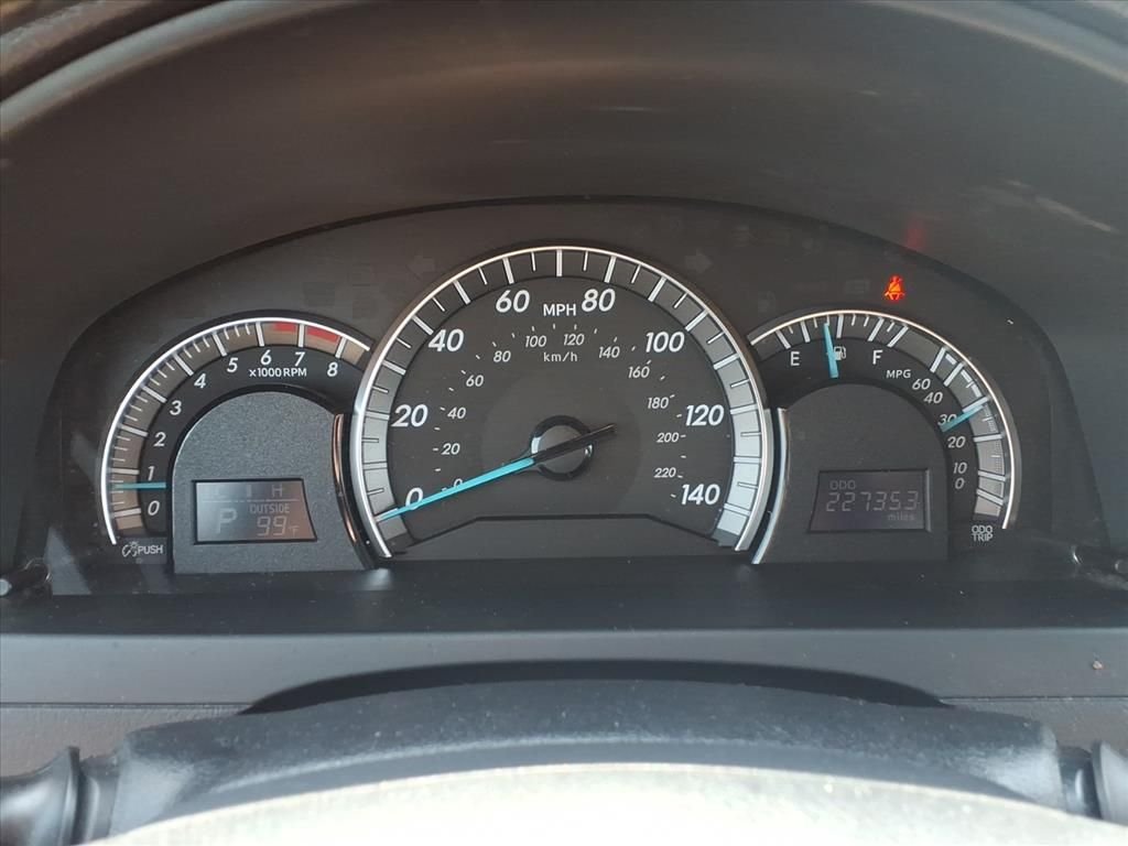 Used 2013 Black Toyota SE image 21