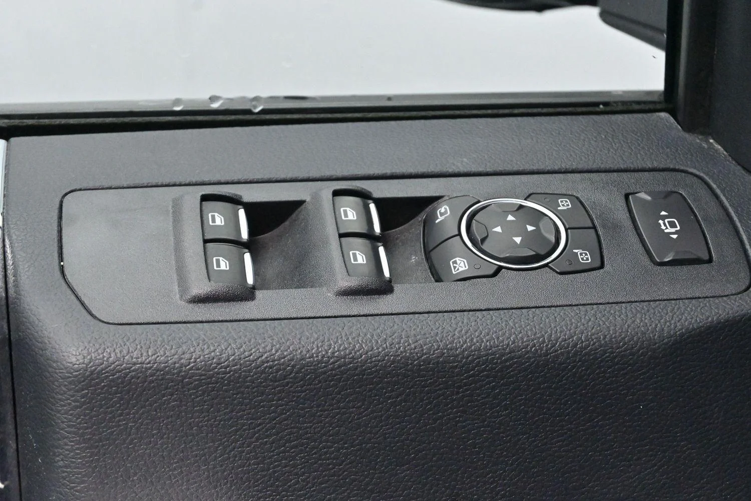 Used 2022 Carbonized Gray Ford Lariat image 10