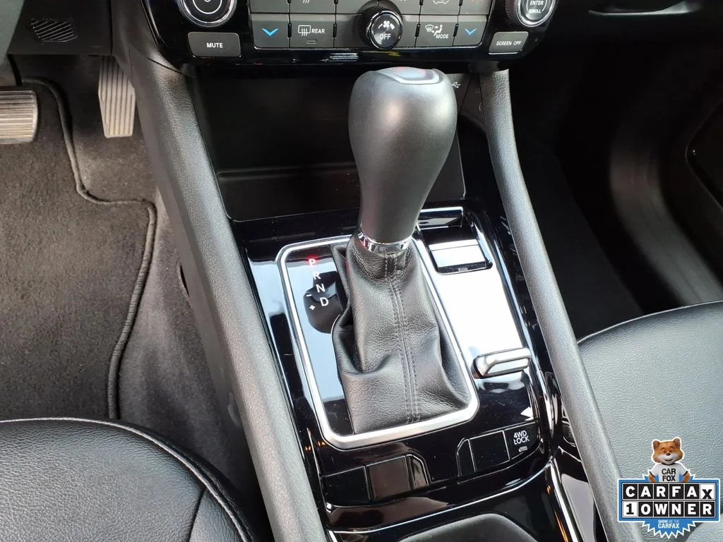 Used 2025 Silver Jeep Limited image 28