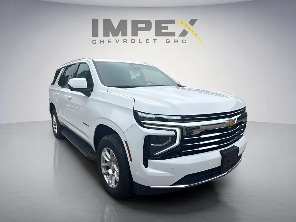 Used 2025 Summit White Chevrolet LT image 7