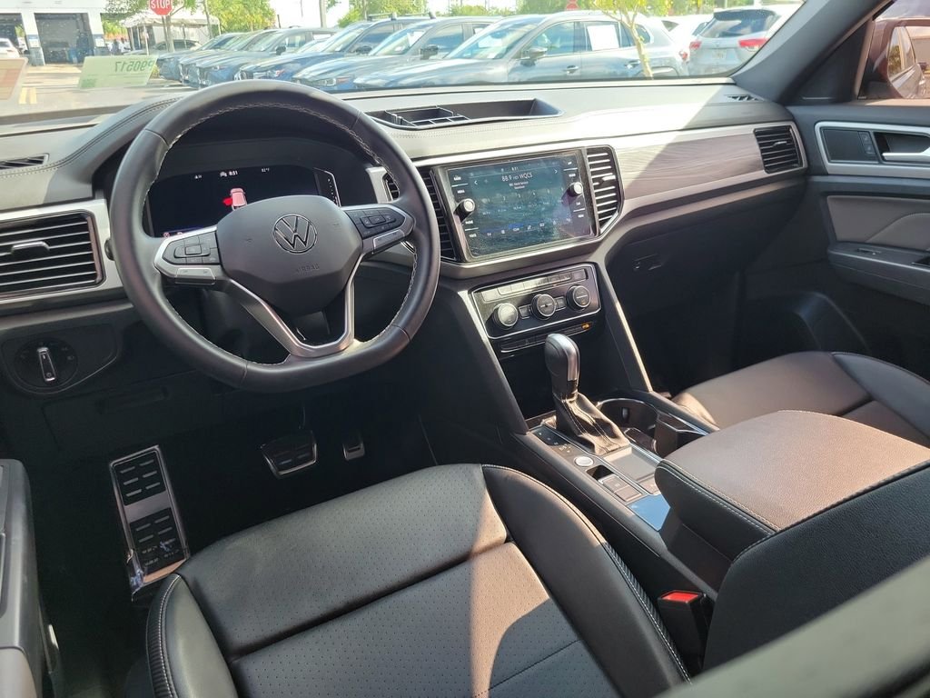 Used 2023 Gray Volkswagen 3.6L V6 SE w/Technology image 11