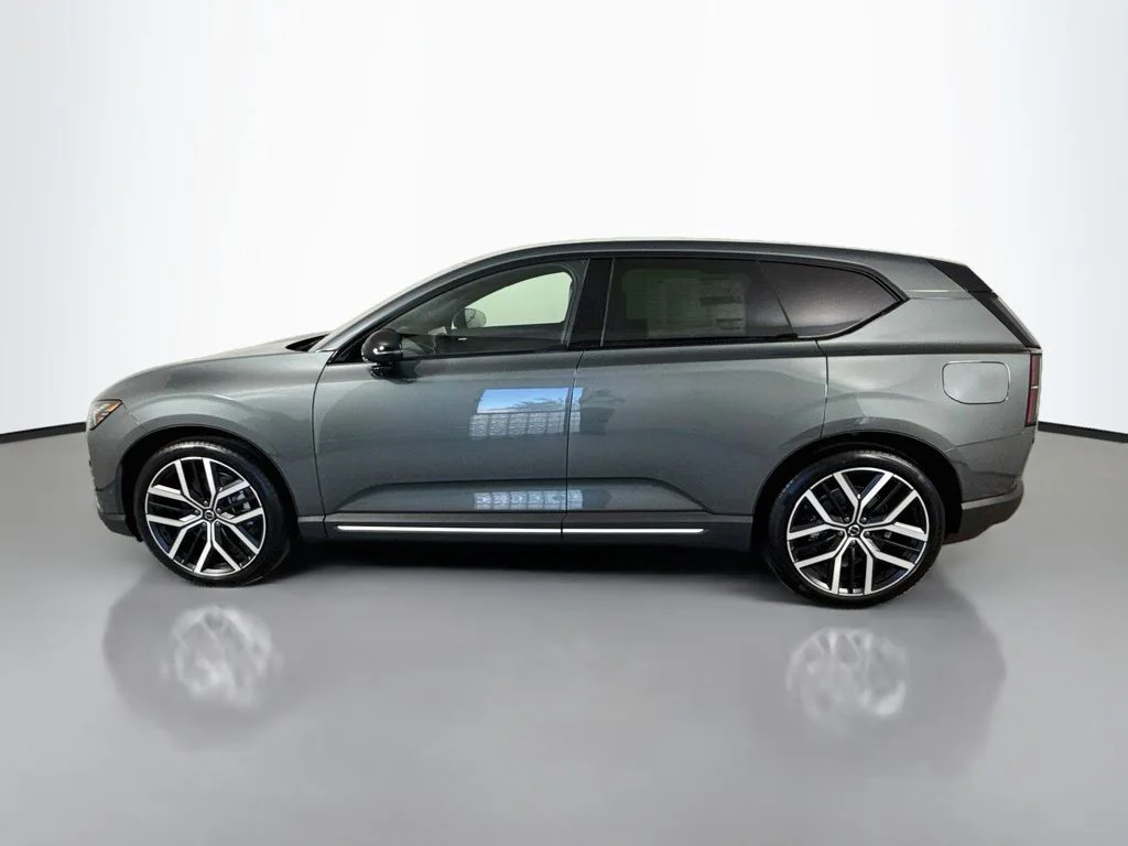 New 2027  Volvo  image 2