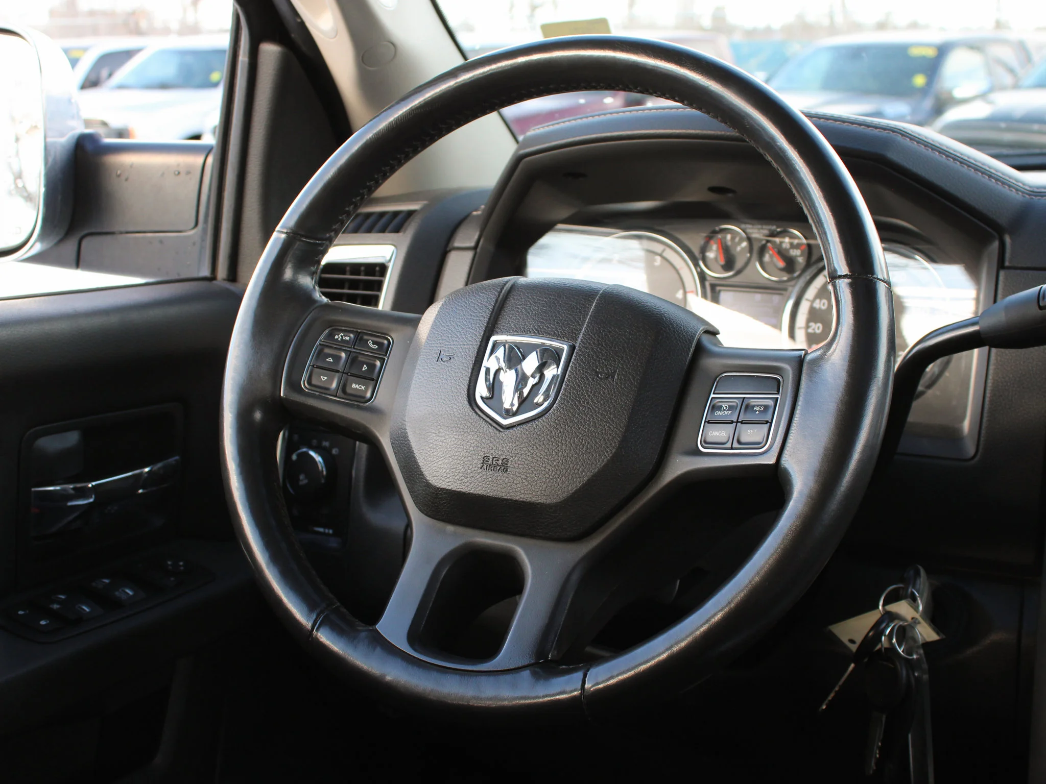 Used 2012 Black RAM Laramie * Cummins diesel, Airbag Suspension, Sunroof, Cooled/Heated Leather image 5
