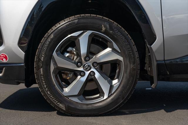 Certified Used 2023 SILVER SKY METALLIC Toyota  image 15