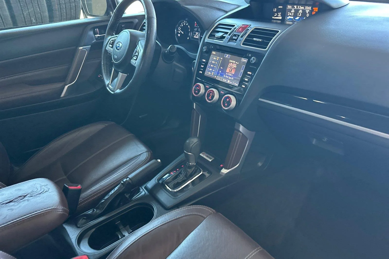 Used 2018 Crystal Black Silica Subaru Touring image 16