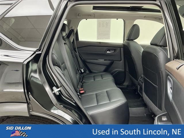 Used 2023 Super Black Nissan SL image 23