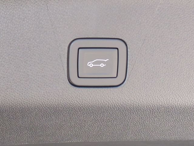 2026 Chevrolet Suburban Z71 - Photo 29