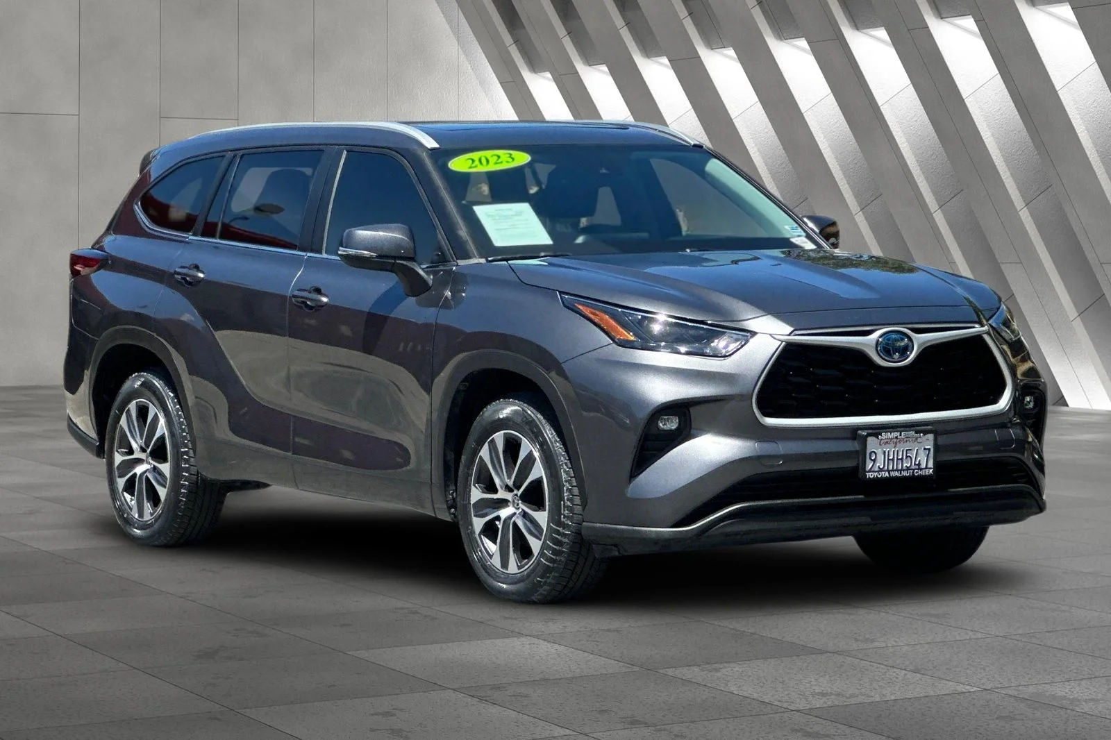 Used 2023 Gray Toyota XLE image 13