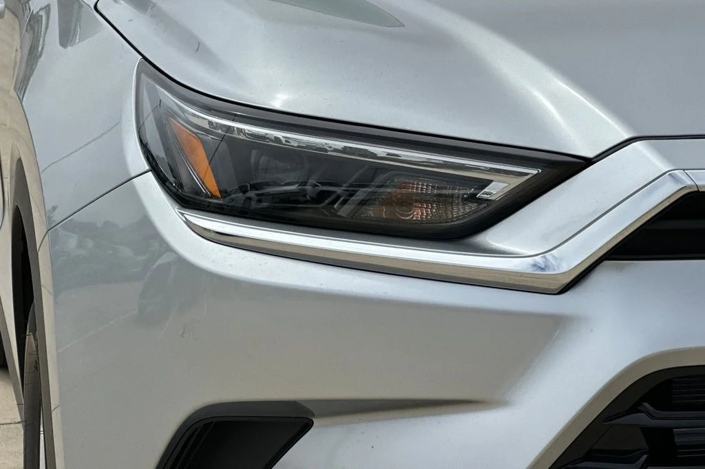 New 2026 Celestial Silver Metallic Toyota  XLE image 31