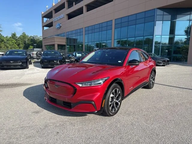 2023 Ford Mustang-Mach-e Premium's photo