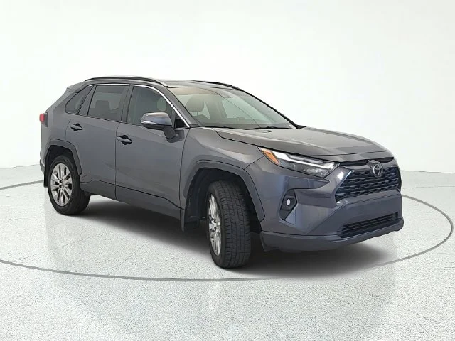 Used 2022 Magnetic Gray Metallic Toyota XLE Premium image 8