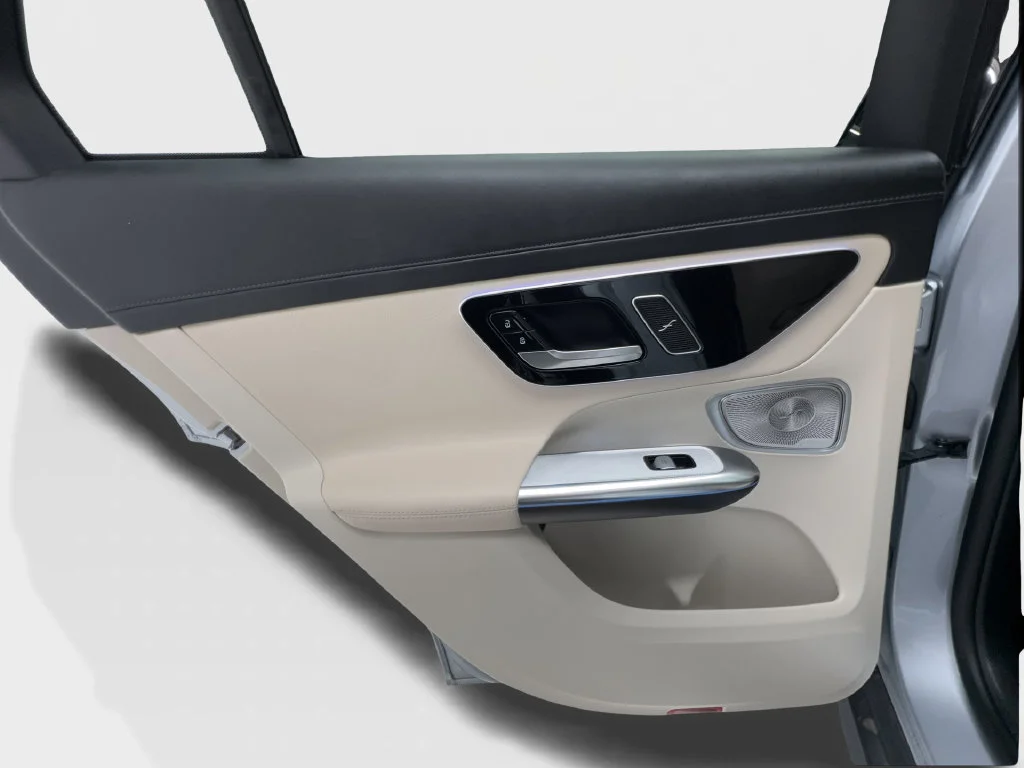 Used 2023 Silver Mercedes-Benz GLC 300 image 28